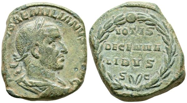 1872 - AEMILIANO. Sestercio. (Ae. 18,40g/27mm). 253 d.C. Roma. (RIC 54a). Anv: Busto laureado y drapeado de Aemiliano a derecha, alrededor leyenda: IMP CAES AEMILIANVS P F AVG. Rev: Leyenda: VOTIS/DECENNA/LIBVS/SC, dentro de corona de laurel. EBC. Raro ejemplar y más en esta calidad. Pátina verde. Puntitos de óxido. - 2.000€