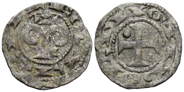 2288 - ALFONSO I DE PORTUGAL (1128-1185). Dinero. (Ve. 0,74g/16mm). (Gomes 04.02 var). Anv: Arbol superado por Cruz dentro de grafila circular perlada, alrededor leyenda: ALFO REX. Rev: Cruz cantonada con puntos en 1º y 4º cuadrante, dentro de gráfila perlada, alrededor leyenda: PORTVGA. MBC+. Muy rara.<BR><BR>Primer rey de Portugal, Afonso I era hijo de Enrique, conde borgoñón de Portugal, y de Teresa, hija ilegítima de Alfonso VI, rey de León y Castilla. Tras la muerte de Henrique en 1112, Teresa gobernó sola, ya que Afonso era un niño. Las ambiciones políticas de Teresa la aliaron con Fernando Pérez de Traba, un poderoso noble gallego, que se convirtió en gobernante de facto de Portugal. Este acuerdo enfureció a la nobleza portuguesa, que se puso del lado de Afonso. Entre 1127 y 1128, Afonso hizo campaña con éxito contra su madre y su aliado, su sobrino Alfonso VII, rey León y Castilla. Al derrotar a Fernando Pérez de Traba, Afonso exilió a su madre y se proclamó príncipe de Portugal. Afonso dirigió entonces su atención hacia los almorávides, que controlaron el sur de la Península Ibérica -incluidos Lisboa y los distritos meridionales del sur de Portugal- durante cerca de un siglo. En la batalla de Ourique, el 25 de julio de 1139, venció a los almorávides y fue proclamado rey de Portugal. Sin embargo, el reino de León y Castilla siguió considerando a Afonso como un rebelde, y los almorávides se negaron a ceder sus territorios perdidos. Durante la mayor parte de su reinado, Afonso se vio envuelto en guerras con su sobrino, Alfonso VII, y su sucesor, Fernando II (que capturó a Afonso en Badajoz).  Tras el infructuoso asedio de Santarém por el califato almohade (que sustituyó a los almorávides) en 1184 -en el que Fernando II acudió en ayuda de los portugueses y el califa almohade pereció posteriormente a causa de las heridas recibidas-, el propio Afonso murió el 6 de diciembre de 1185. - 1.000€